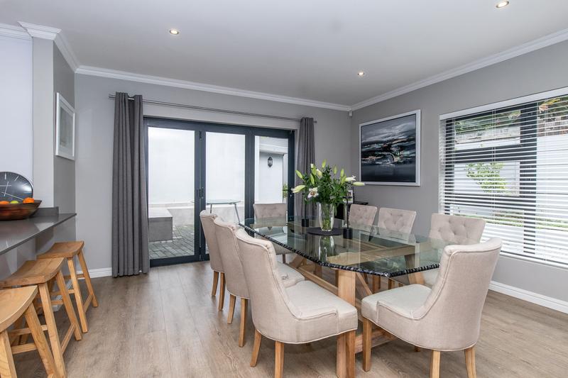 5 Bedroom Property for Sale in Constantia Western Cape